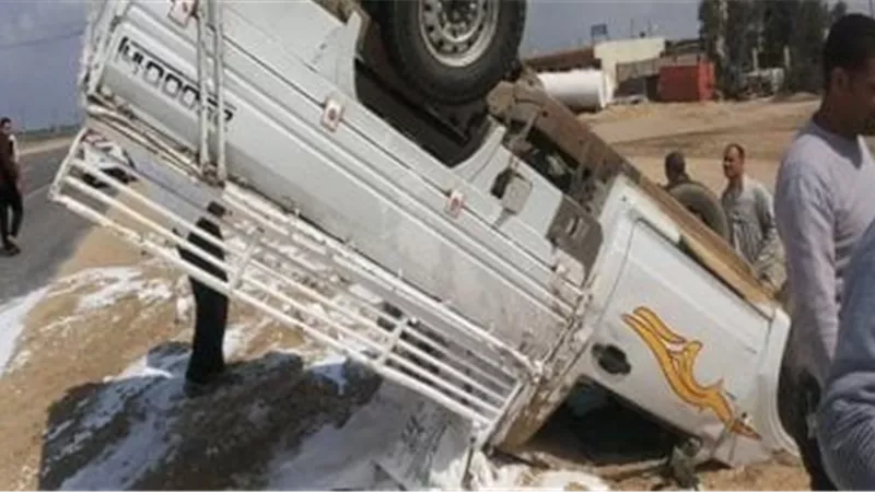 إصابة 7 في انقلاب سيارة ربع نقل بملوي بالمنيا