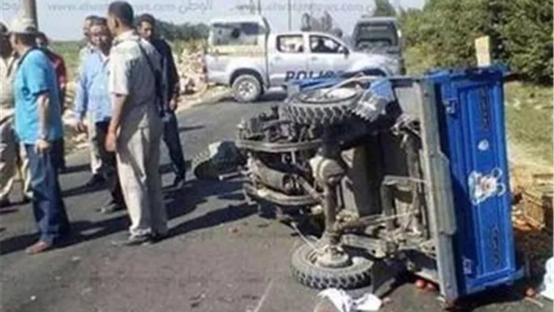 مصرع 4 من أسرة واحدة بانقلاب تروسيكل بدائري المنيا