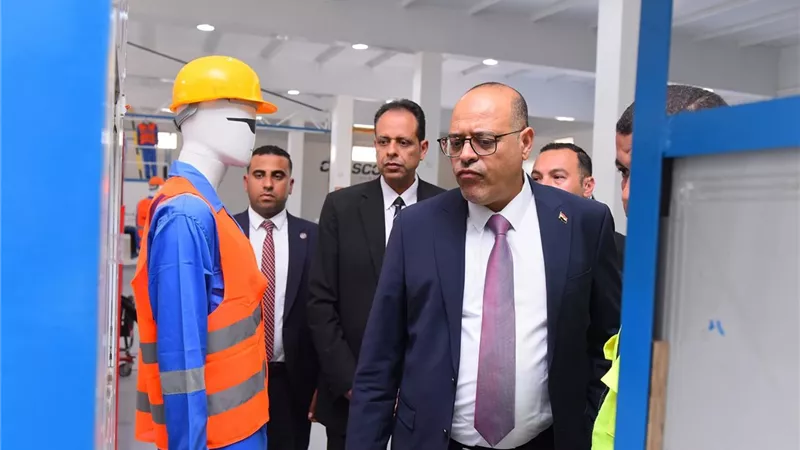 وزير العمل يتفقد موقع النحاس للمترو الجديد بأوراسكوم بالإسكندرية