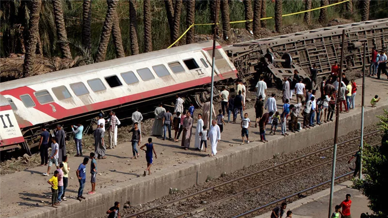 تأييد براءة 4 متهمين وحبس آخر سنة في قضية حادث تصادم قطارين بالمنيا