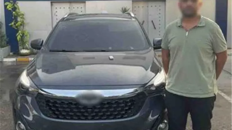 ضبط محاسب تحرش بسيدة أثناء قيادته سيارة بدون لوحات بالقاهرة