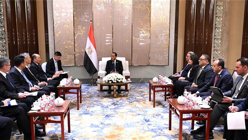 رئيس وزراء مصر يلتقي رئيس CNCEC الصينية لبحث توسعات في البتروكيماويات