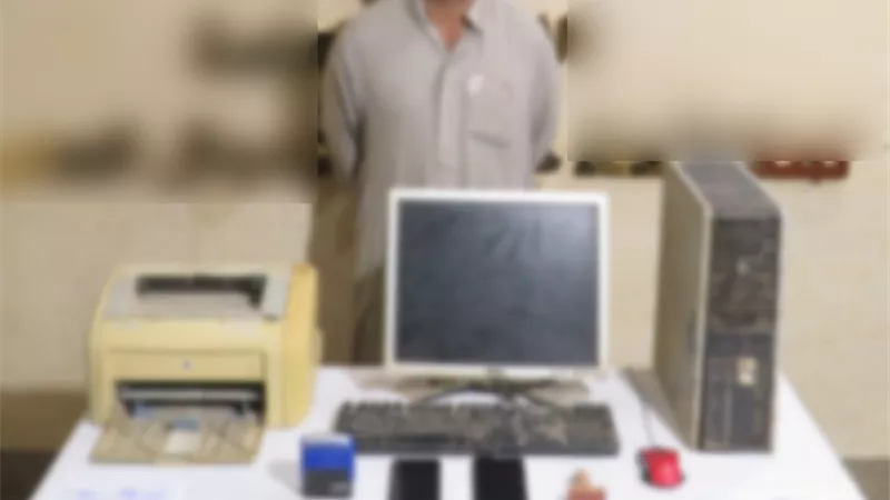 أمن القاهرة يضبط صاحب مطبعة مزورة للمحررات الرسمية والأختام بالمرج