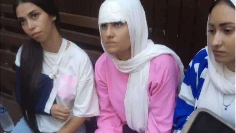 مبلغ مالي مقابل التنازل .. مصدر يكشف سر تصالح إحدى ضحايا حادث مطاردة طريق الواحات