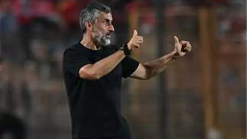 أحمد شوبير : رسميا رحيل ريبيرو وجهازه المعاون من تدريب الأهلي 