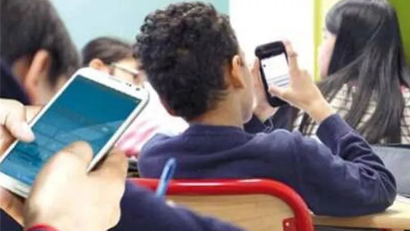 كوريا الجنوبية تقرر حظر الهواتف الذكية داخل الفصول الدراسية 