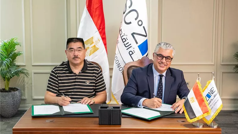 باستثمارات 388 مليون جنيه.. اقتصادية قناة السويس توقع عقد مشروع 