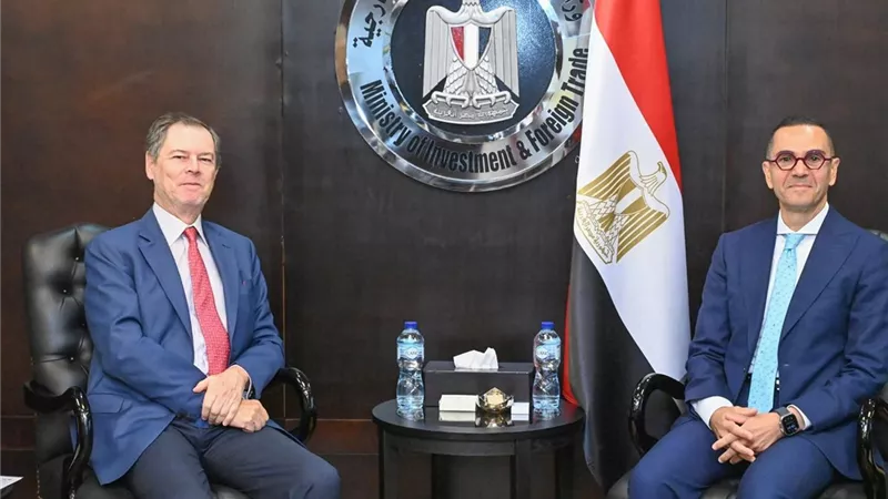 وزير الاستثمار يلتقي السفير الإسباني لبحث تعزيز الشراكة الاقتصادية