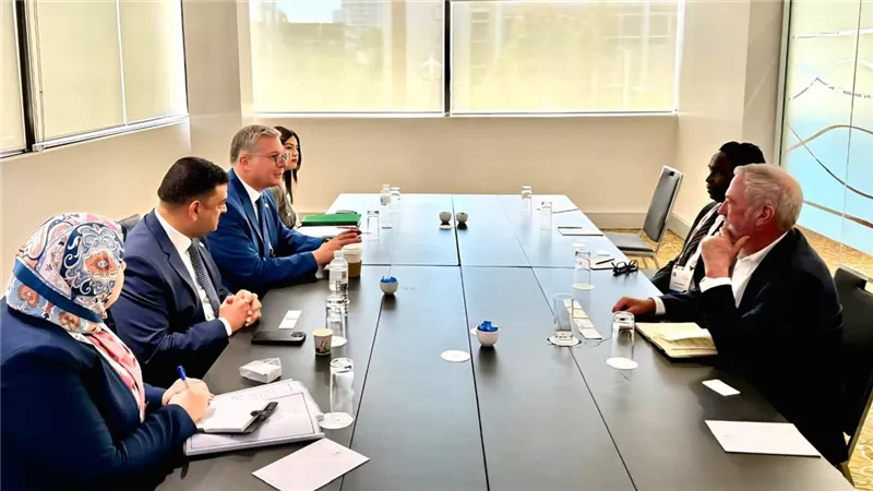 وزير البترول يبحث مع شركات أسترالية فرص استكشاف الذهب والمعادن