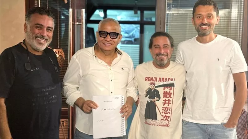رصد ميزانية كبيرة.. كريم محمود عبد العزيز يتعاقد على فيلم احنا والقمر جيران