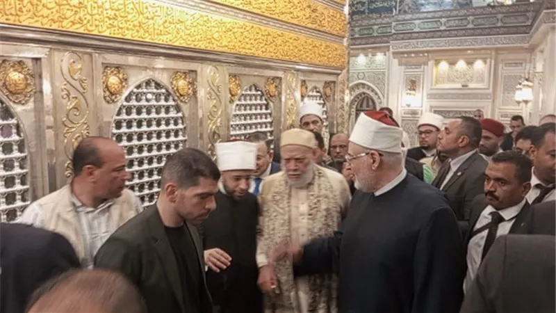 احتفالا بالمولد النبوي.. الأزهر والأوقاف والطرق الصوفية يجتمعون في حضرة الإمام الحسين