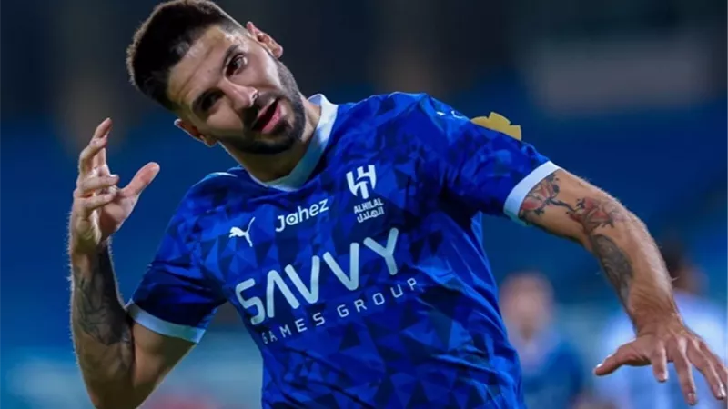 مفاجأة في انتقال مهاجم الهلال السعودي 