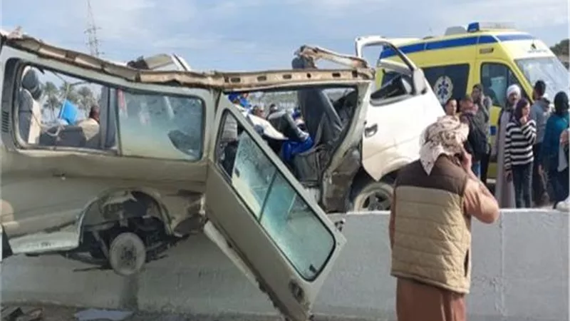 الصحراوي الغربي ينزف.. إصابة 17 شخصًا في انقلاب ميكروباص بالمنيا