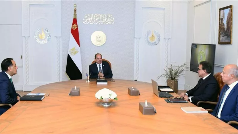 السيسي يوجّه بسرعة إقرار قانون المنشآت الطبية وتشجيع الاستثمار الصحي