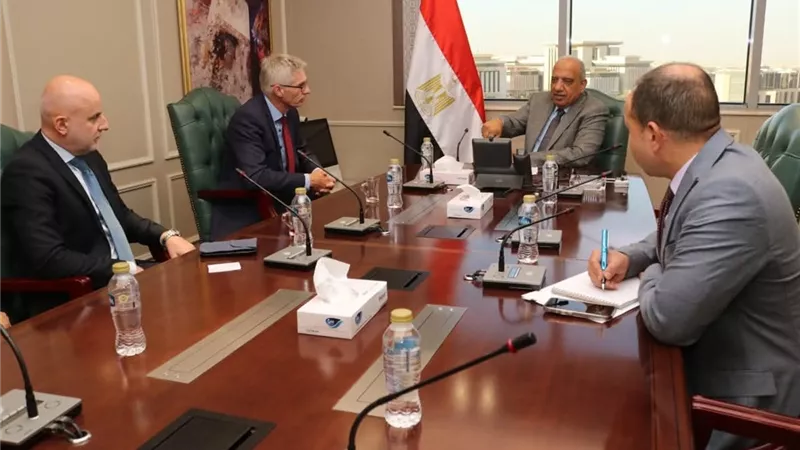 وزير الكهرباء: استخدام التكنولوجيا الحديثة لمواجهة التعدي على التيار الكهربائي
