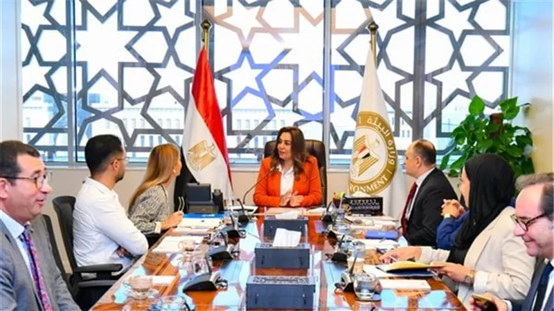 أول محمية جيولوجية في مصر.. تفاصيل لقاء وزيرة البيئة مع مدير مكتب اليونسكو 