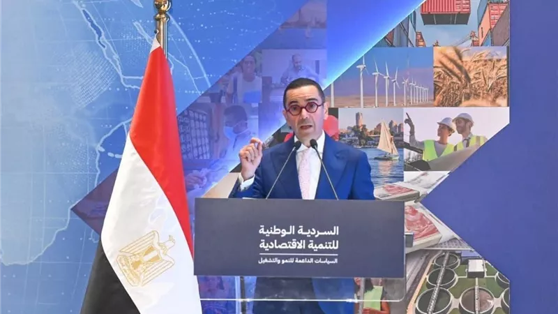 وزير الاستثمار: سياسات محفزة لتخفيف الأعباء عن المستثمر ومنح القطاع الخاص دورا محوريا