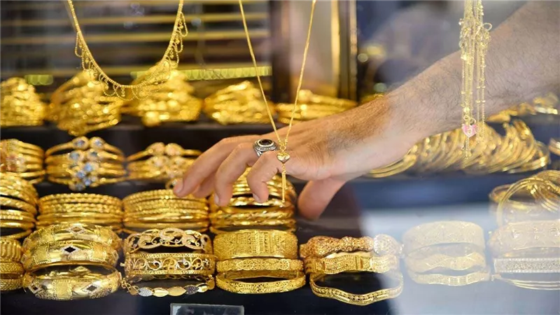 ​إلى أين تتجه أسعار الذهب بعد الهبوط العنيف؟.. خبير يكشف لـ 