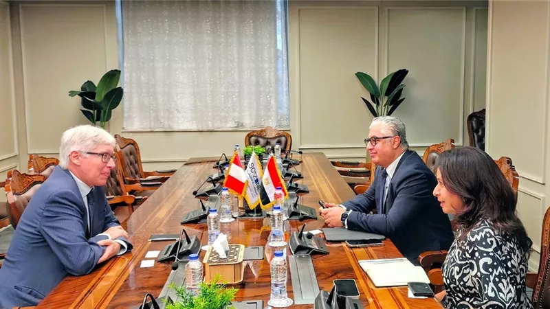 فرص استثمارية في التصنيع الغذائي.. تفاصيل تعاون قناة السويس مع جمهورية بيرو
