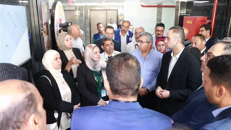 خطة دورية وأنظمة ميكنة.. ماذا فعل نائب وزير الصحة في معهد أسيوط الفني؟