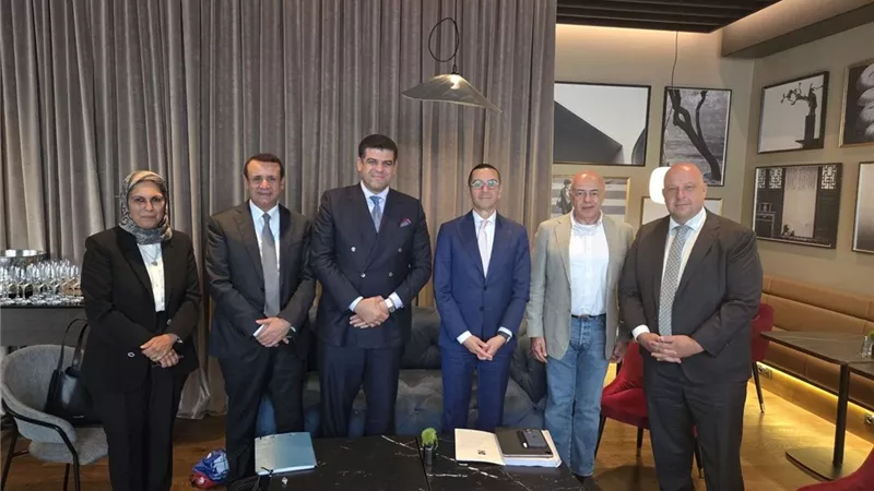 وزير الاستثمار: الحكومة المصرية تولي اهتمامًا خاصًا بمشروعات الطاقة المتجددة وتصدير الكهرباء