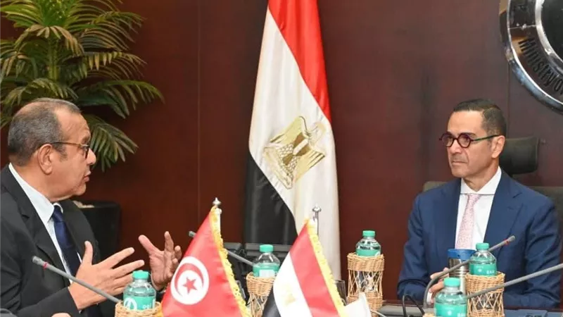 تفاصيل لقاء وزير الاستثمار مع رئيس الاتحاد التونسي للصناعة والتجار