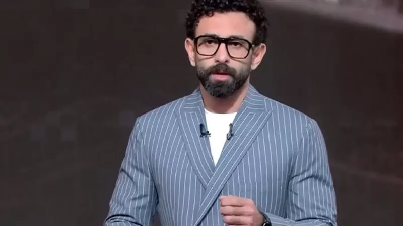 محضر شرطة بين سائق إبراهيم فايق وسيدة يتهمها بتصوير السيارة ومضايقته