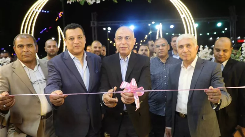 استعداداً للعام الدراسي الجديد..  محافظ المنيا يفتتح معرض “أهلاً مدارس” بتخفيضات تصل إلى 30%