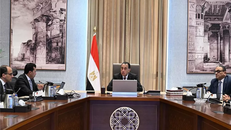 رئيس الوزراء يتابع مع وزير الشباب والرياضة عددا من ملفات عمل الوزارة