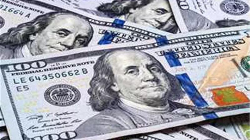 تراجع الدولار.. تعرف على أسعاره اليوم الجمعة في البنوك المصرية