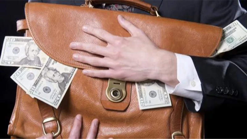 إحالة مسؤولين بمستشفى جامعي بالقليوبية للمحاكمة التأديبية بتهم اختلاس وتزوير