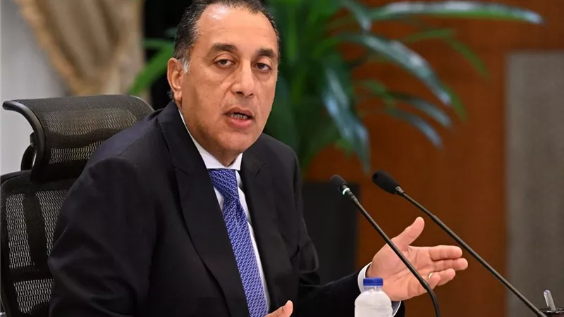 رئيس الوزراء يبدأ جولة ميدانية لتفقد مشروعات تطوير المنطقة المحيطة بالمتحف المصري الكبير