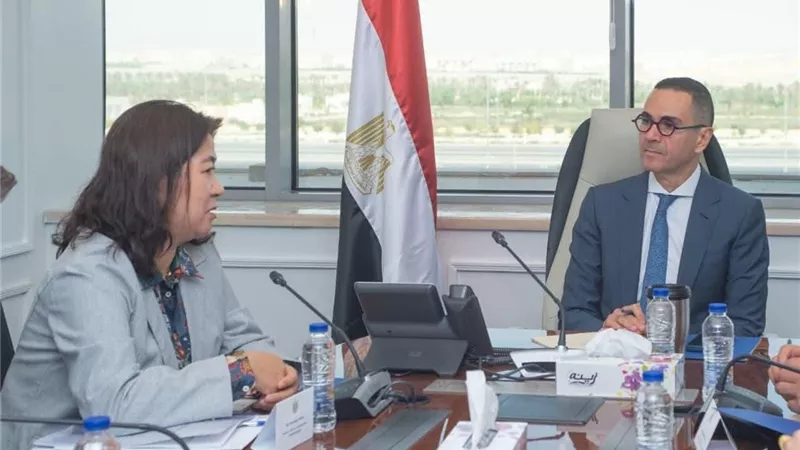 وزير الاستثمار يبحث مع البنك الأوروبي سبل تعزيز جهود الإصلاح الاقتصادي