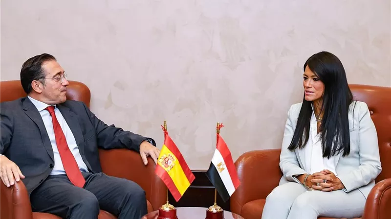 وزيرة التخطيط تعقد جلسة مباحثات مع وزير الخارجية والتعاون بإسبانيا لبحث سبل التعاون المشترك