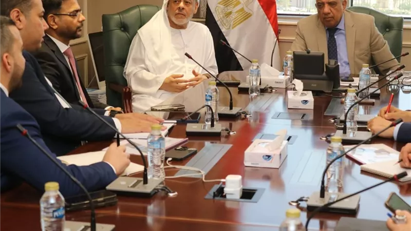وزير الكهرباء يبحث مع شركة 