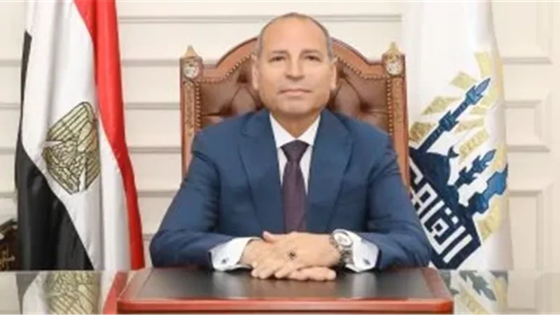 محافظ القاهرة في الشارع.. رقابة مشددة على تعريفة المواصلات الجديدة