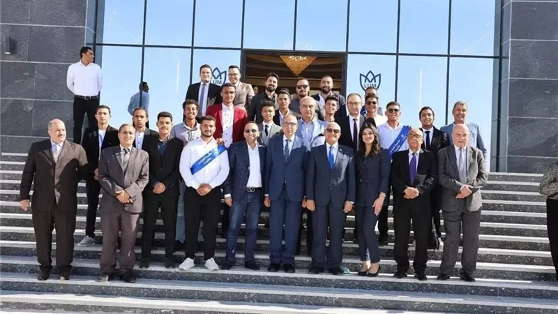 بالتعاون مع جامعة اللوتس.. محافظ المنيا يكرم أوائل الثانوية العامة