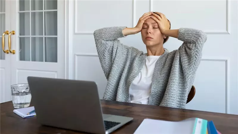 5 علامات تؤكد حاجتك إلى استراحة عاجلة من الإرهاق النفسي والجسدي