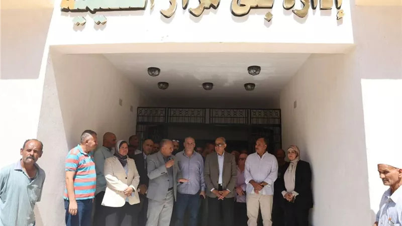 محافظ المنيا يتفقد التجهيزات النهائية لمبنى الإدارة التعليمية ببني مزار