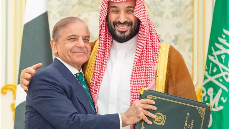 بهدف تطوير جوانب التعاون الدفاعي.. السعودية وباكستان توقعان اتفاقية للدفاع الاستراتيجي المشترك