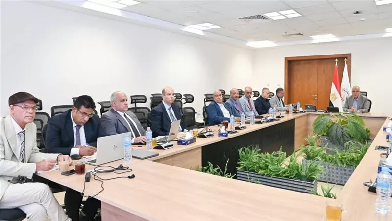مع نهاية موسم أقصى الاحتياجات المائية.. ماذا قال وزير الري للعاملين بالوزارة؟