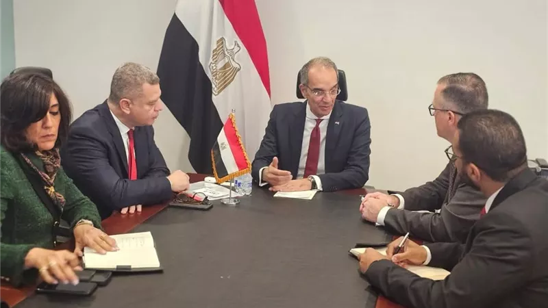 استثمارات التعهيد مع الولايات المتحدة.. تفاصيل لقاء وزير الاتصالات مع مسؤولي الشركات الأمريكية