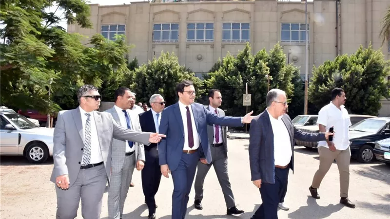 وزير الثقافة يتفقد عددًا من المواقع الثقافية بساحة دار الأوبرا المصرية