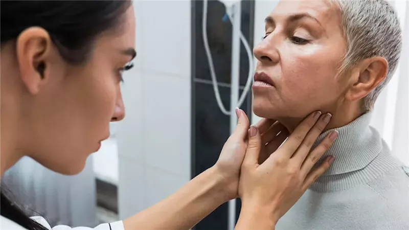 7 أعراض مبكرة لسرطان الحلق لا يجب تجاهلها