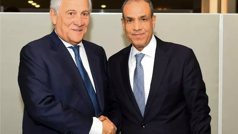 وزير الخارجية يبحث مع نظيره الإيطالي التعاون في الطاقة والهجرة ويدعو لدعم القضية الفلسطينية