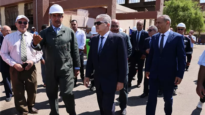 الفريق أسامة ربيع يتفقد شركة ترسانة السويس البحرية.. ويعلن افتتاح مجمع العيادات الجديدة بمنطقة حوض الدرس