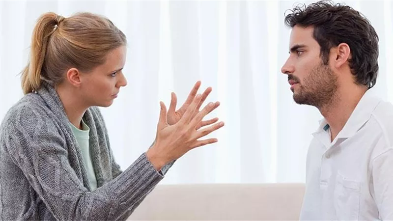 طبيب نفسي: ليس كل زوج نرجسي.. والسوشيال ميديا تروّج لفوضى المصطلحات