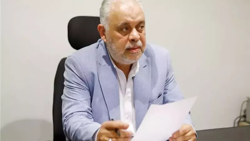 بعد سنوات من العطاء.. أشرف زكي يتنحى عن منصبه في نقابة المهن التمثيلية