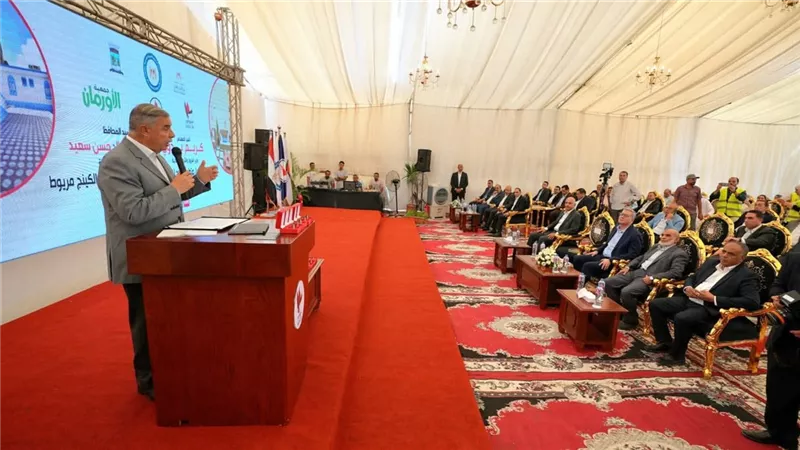 وزير البترول يفتتح مشروعات تنمية بقرى كينج مريوط ويُسلم 55 منزلًا جديدًا للأهالي