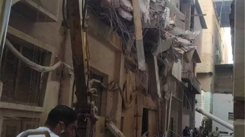 8 وفيات و35 مصابًا في حريق مصنع ملابس بالمحلة الكبرى